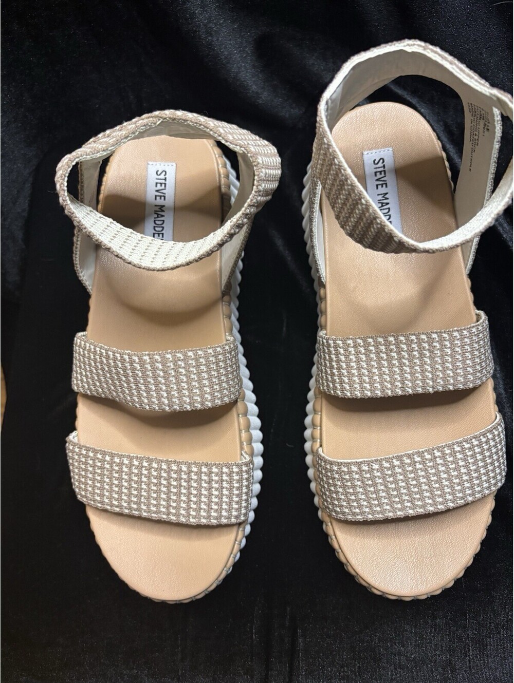 Steve Madden Size 9.5 Shelle Sandal -Taupe